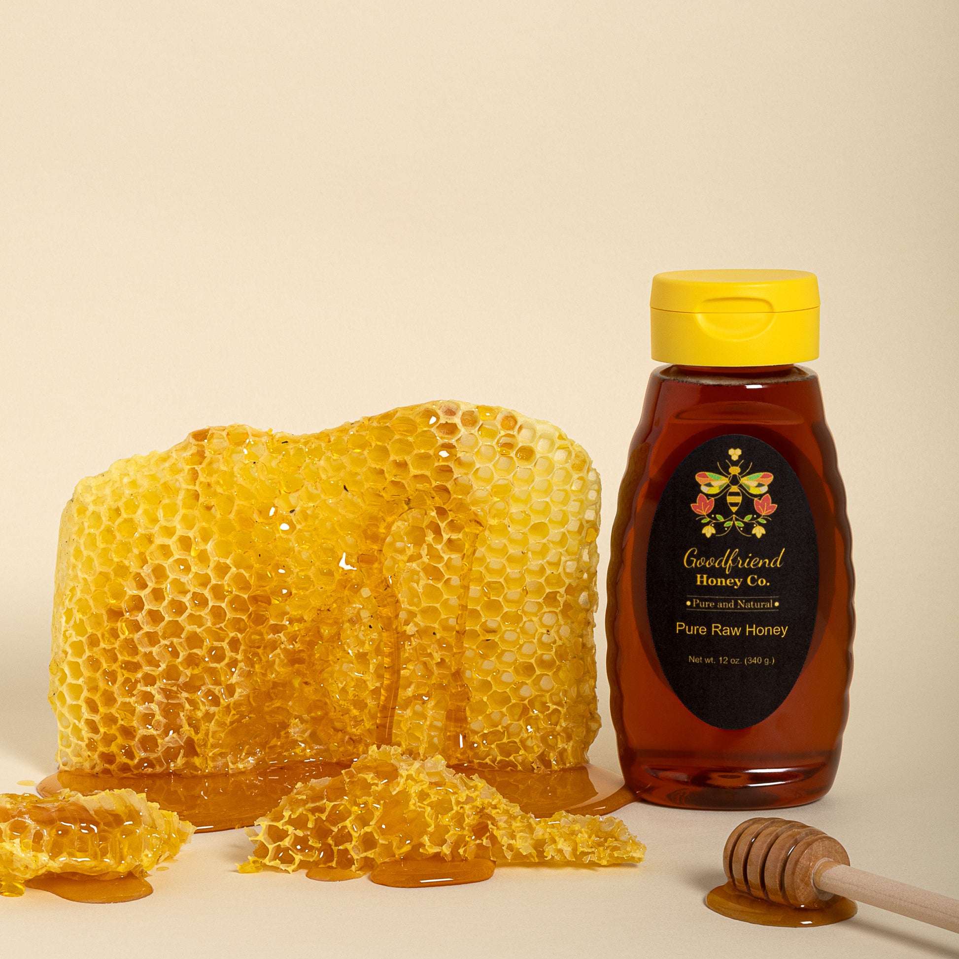 Fliptop-contianer-of-honey-next-to-honeycomb